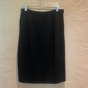 Knit black skirt